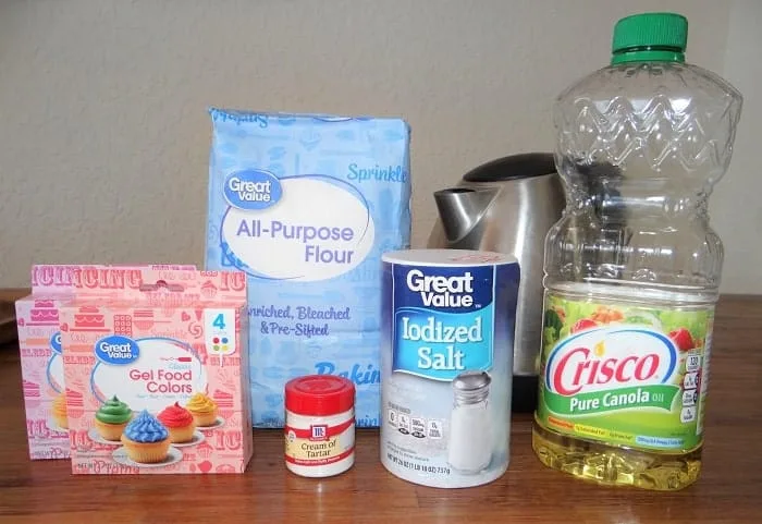 Homemade playdough ingredients
