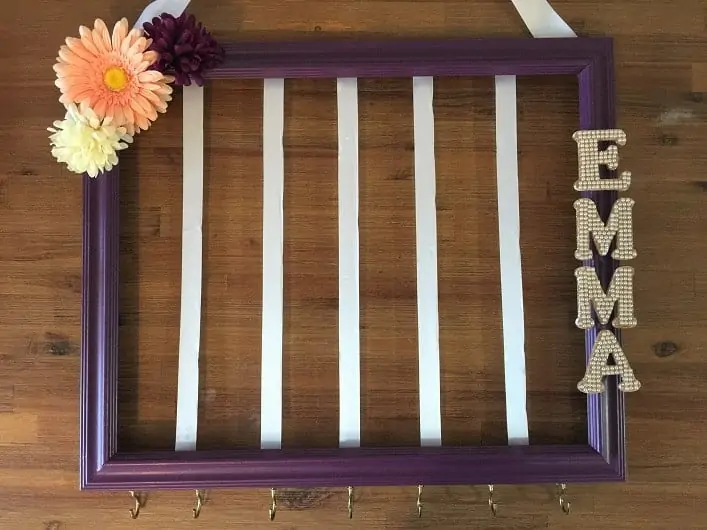 how to make a bow holder