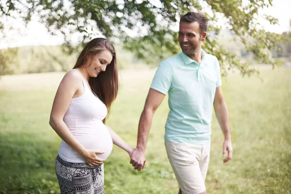 Preparing for motherhood, pregnant couple