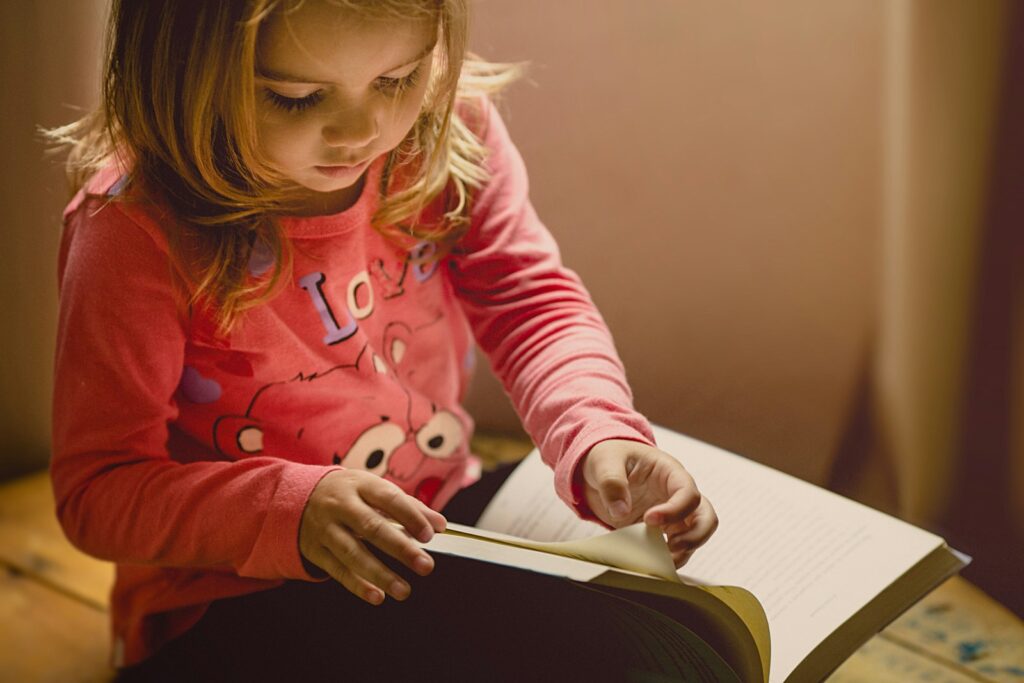 girl reading